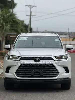 Toyota Grand Highlander XLE AWD 2024 Silver