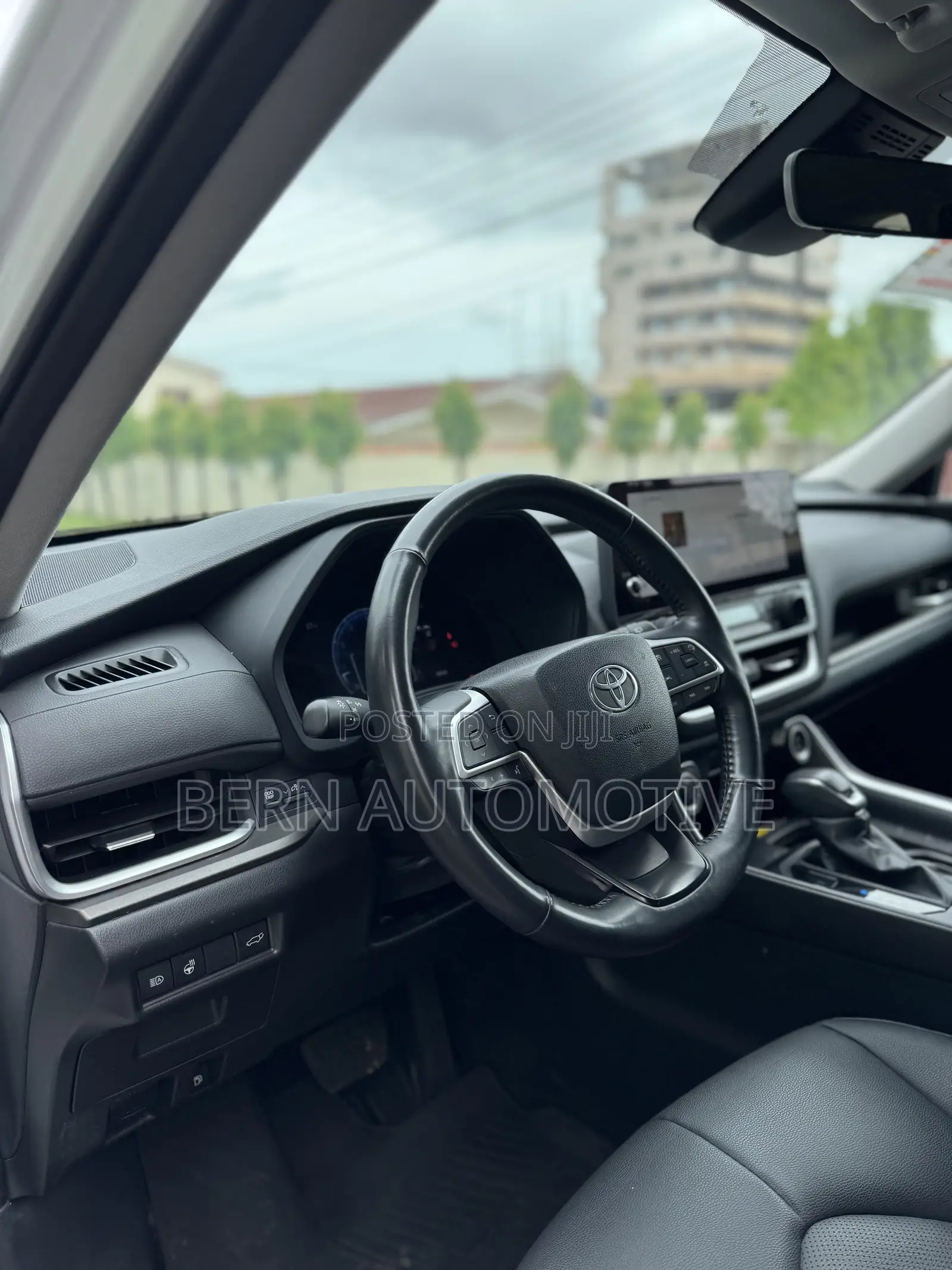 Toyota Grand Highlander XLE AWD 2024 Silver