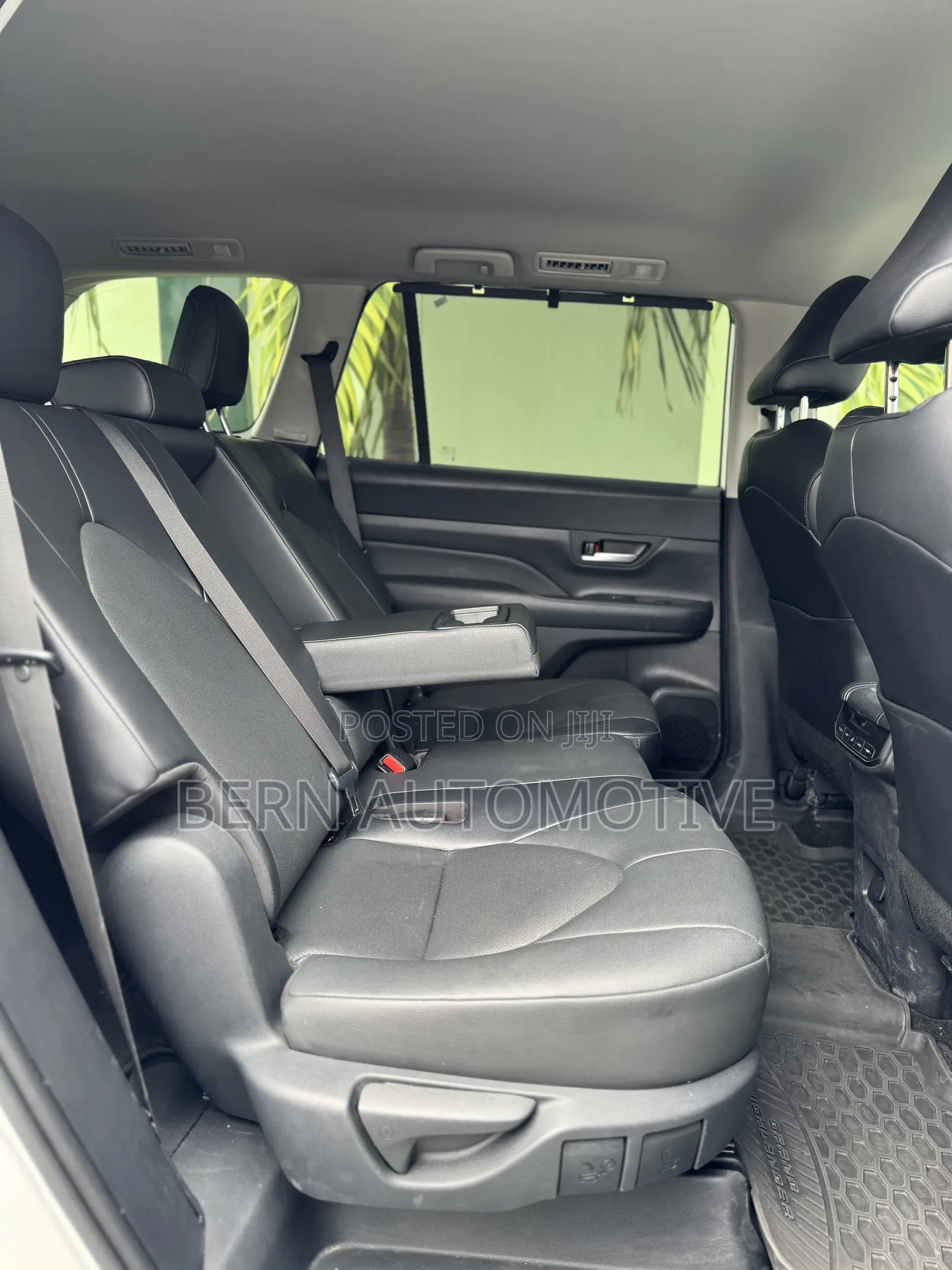 Toyota Grand Highlander XLE AWD 2024 Silver