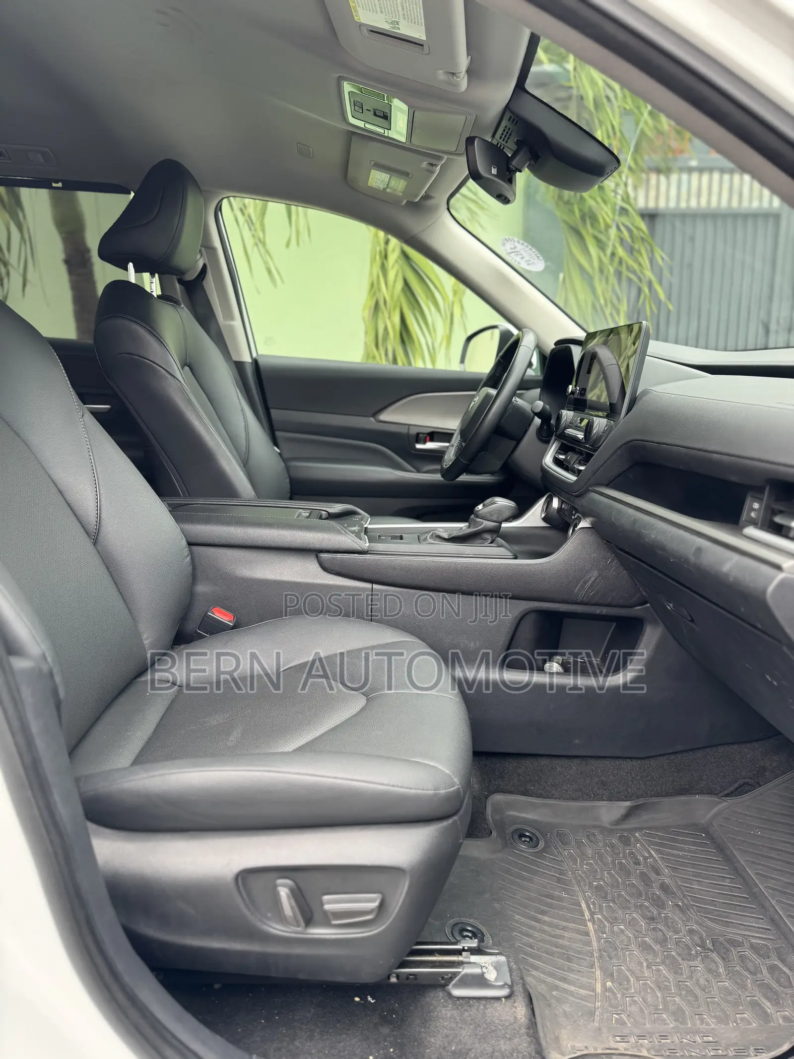 Toyota Grand Highlander XLE AWD 2024 Silver
