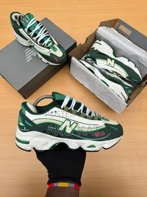 New Balance 1000 Sneakers