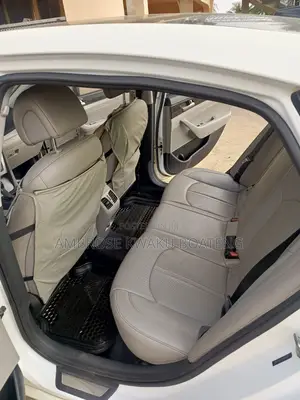 Hyundai Sonata SE 4dr Sedan (2.4L 4cyl 6A) 2015 White
