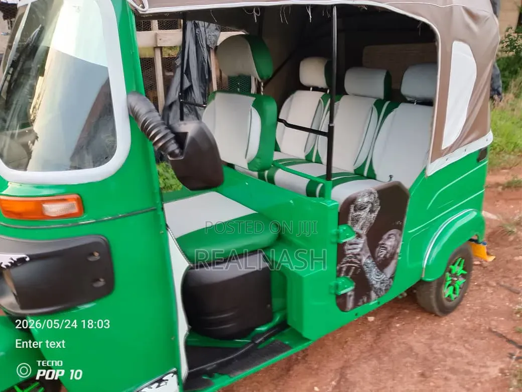 Bajaj RE 2021 Green