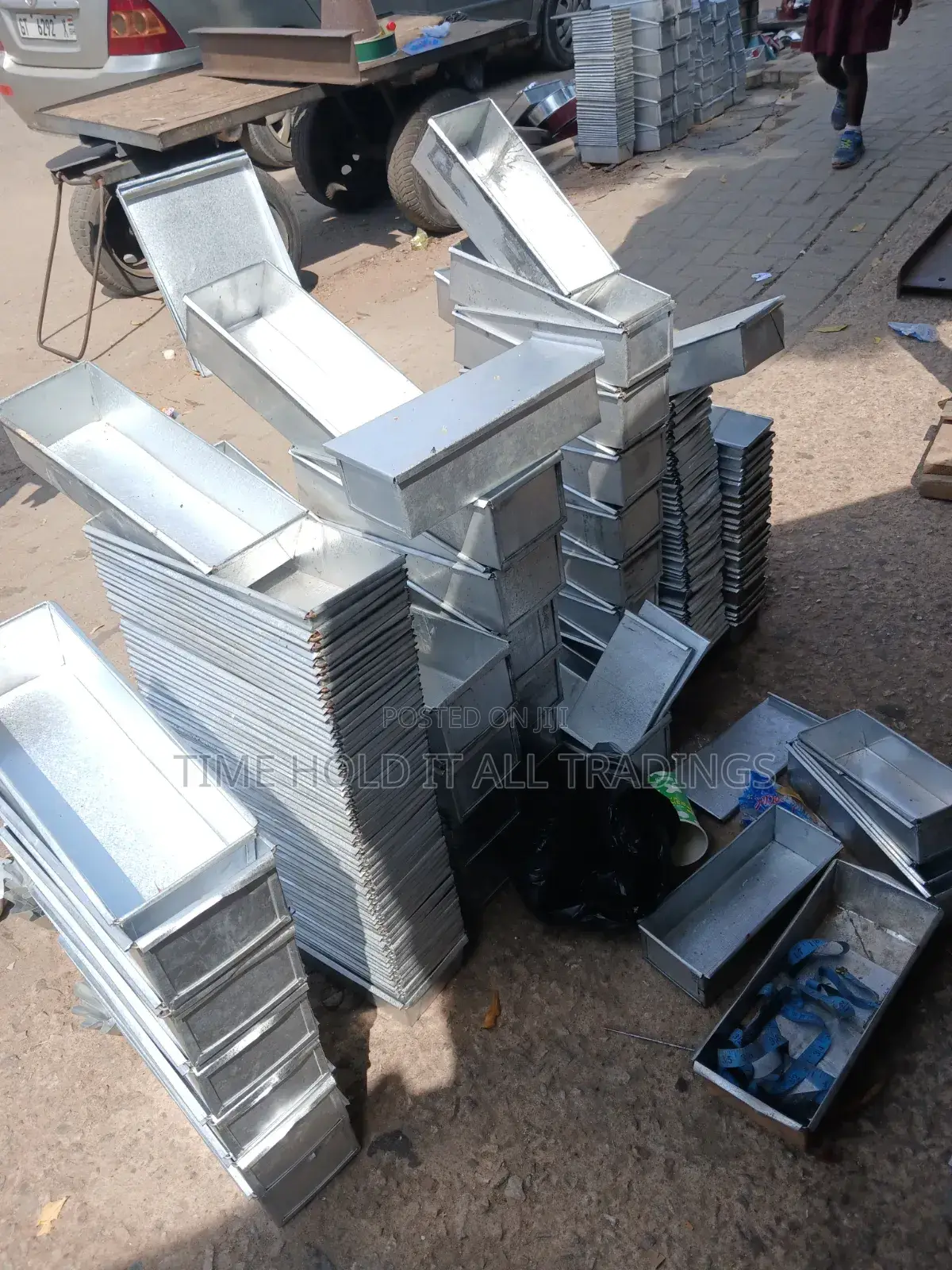 Bread Pan 25ghc Sizes And 20ghc Baking Bread