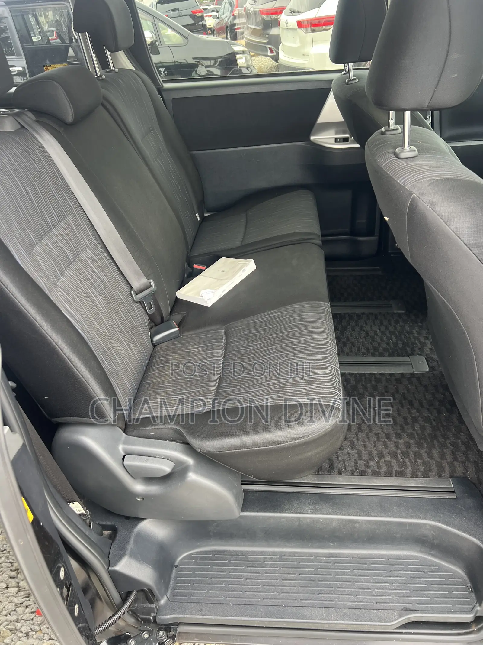 Toyota Voxy 2012 Black