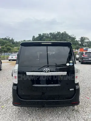 Toyota Voxy 2012 Black