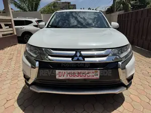 Mitsubishi Outlander SE FWD 2016 White