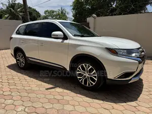 Mitsubishi Outlander SE FWD 2016 White