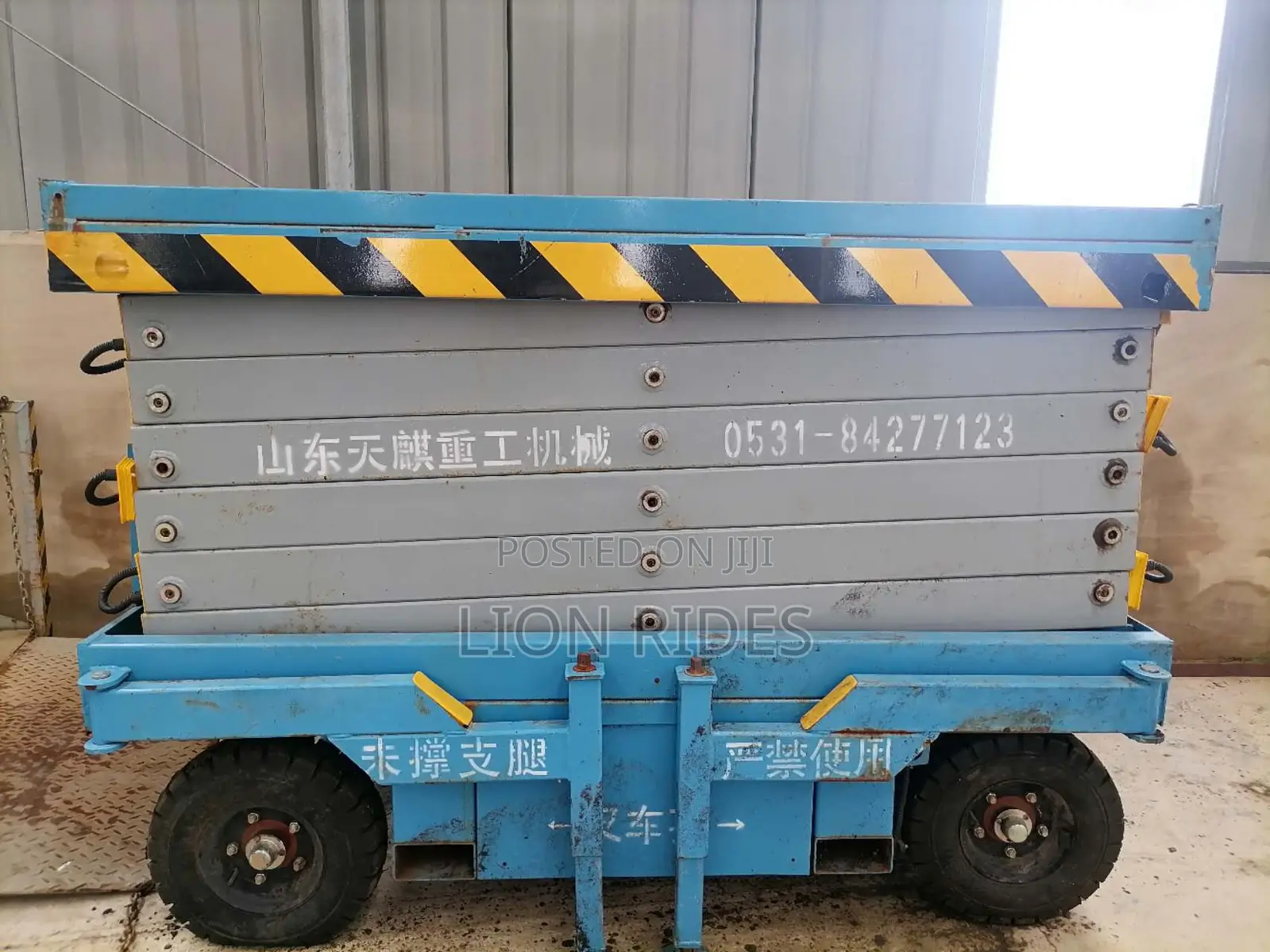 Electric Scissors Lift