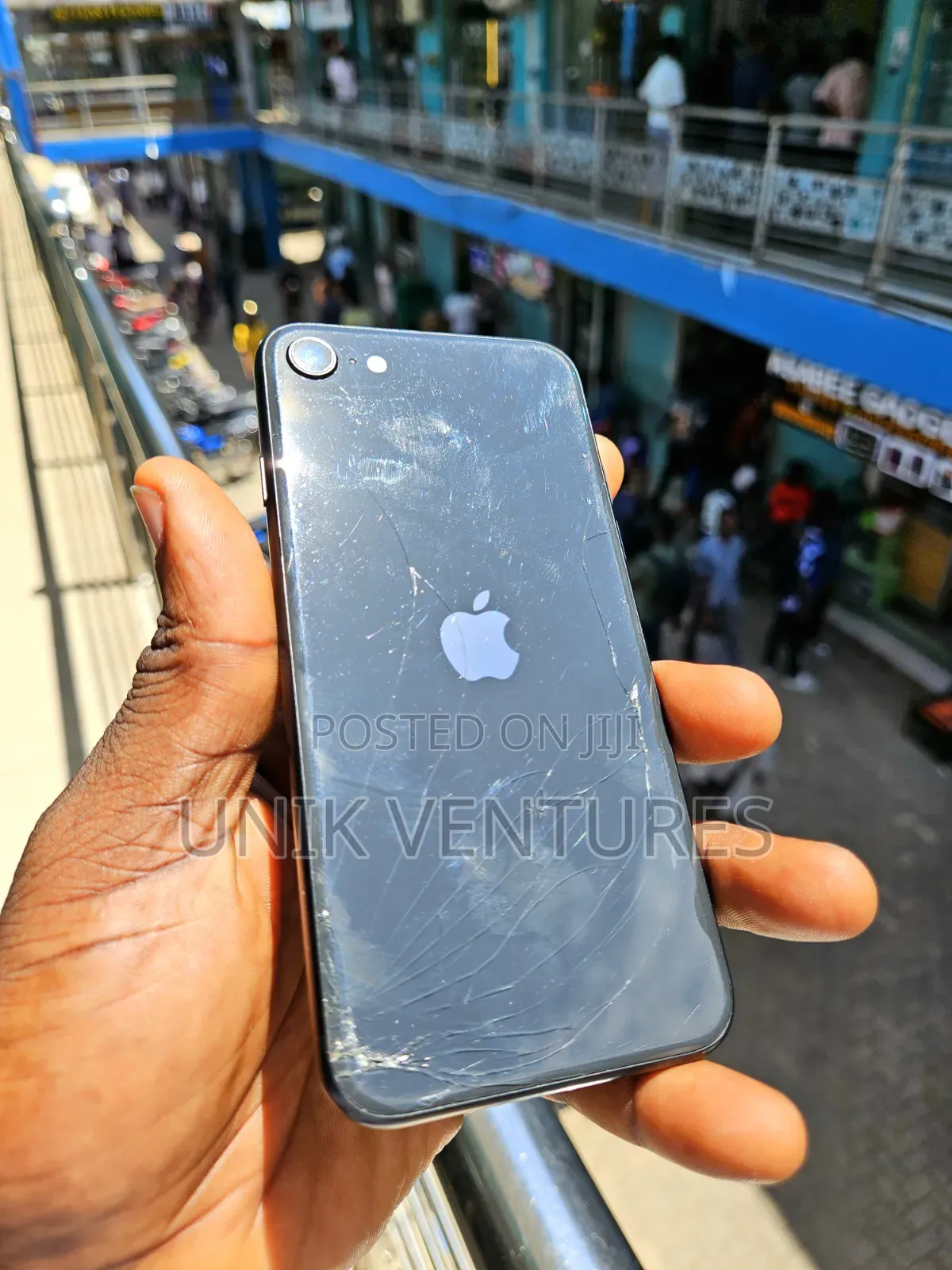 Apple iPhone SE (2020) 64 GB Black
