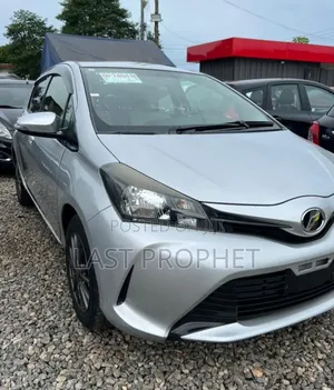 Toyota Vitz 1.3 FWD 5dr 2015 Silver
