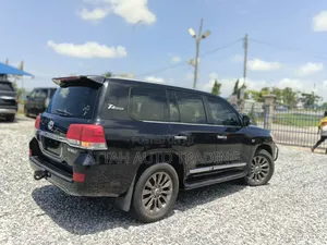 Toyota Land Cruiser 2016 Black