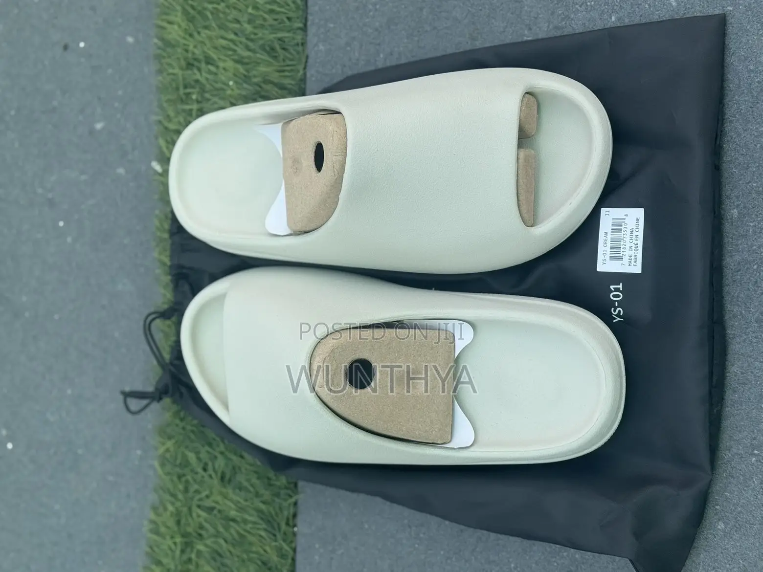 Adidas Yeezy Slides