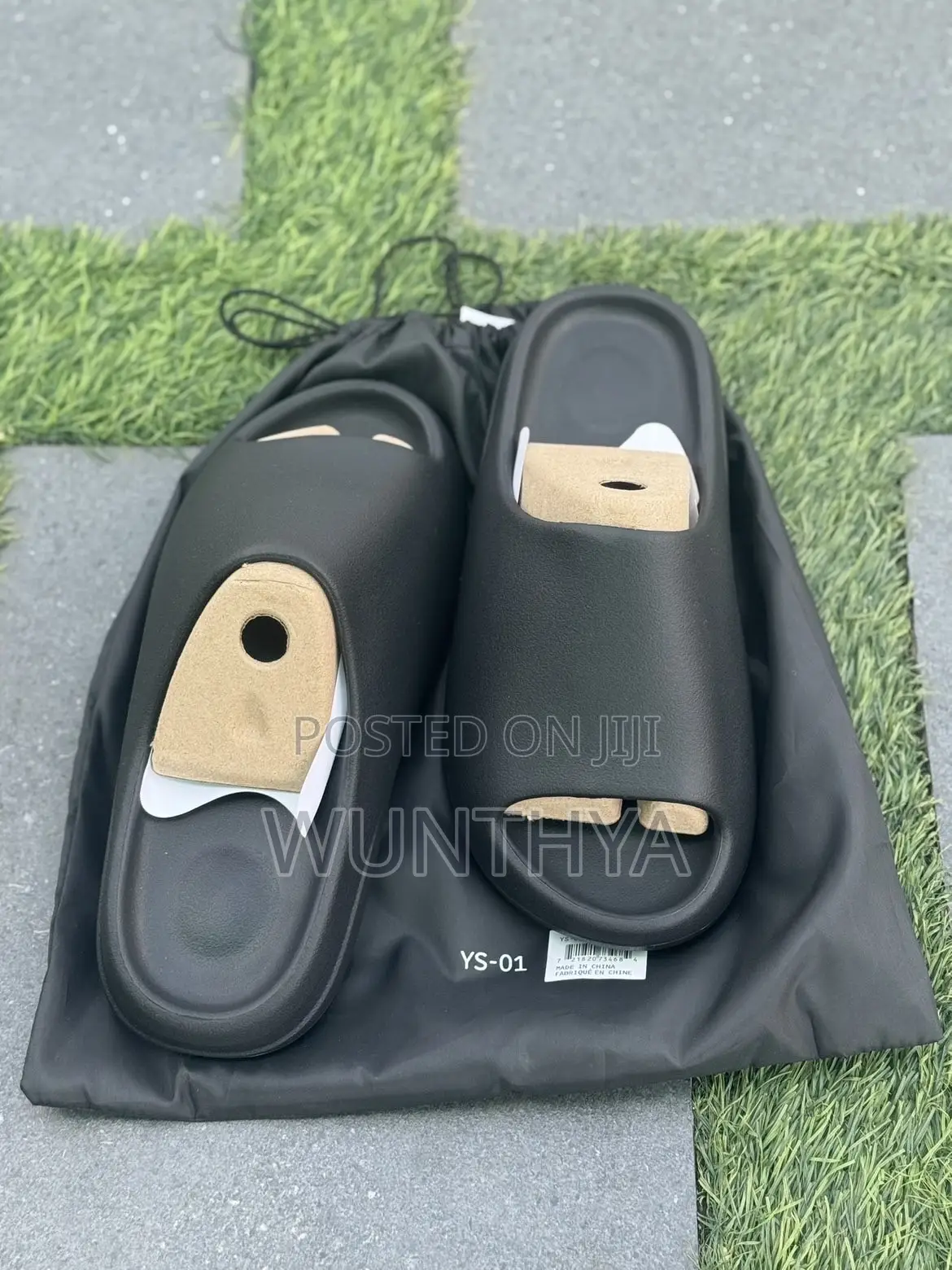 Adidas Yeezy Slides