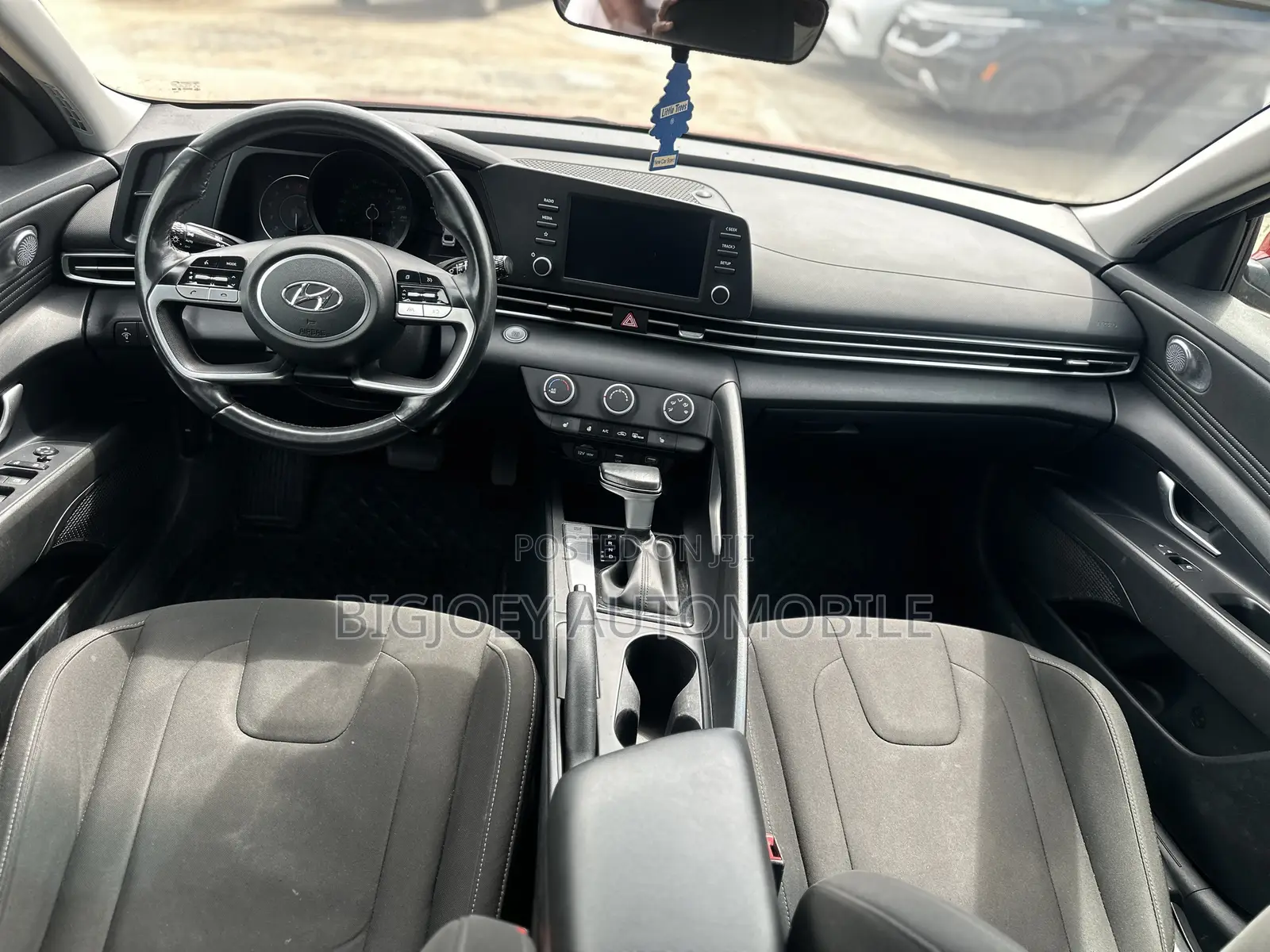 Hyundai Elantra SE 2022 Red