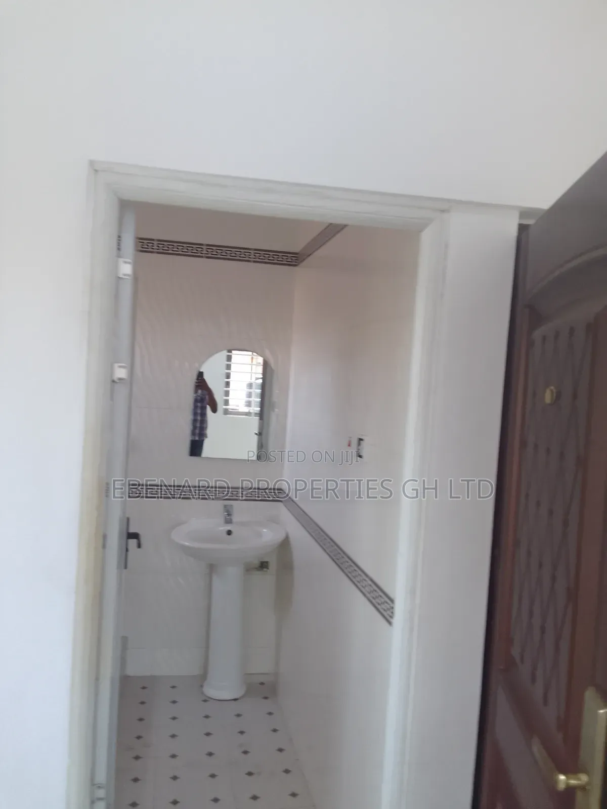 2bdrm Apartment in Ebenard Properties, Baatsona Total for rent