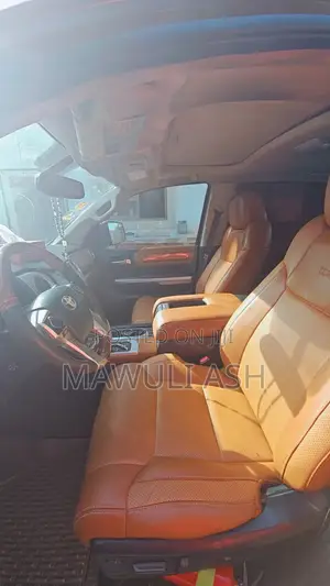 Toyota Tundra 1794 4dr CrewMax 4WD SB (5.7L 8cyl 6A) 2014 Brown
