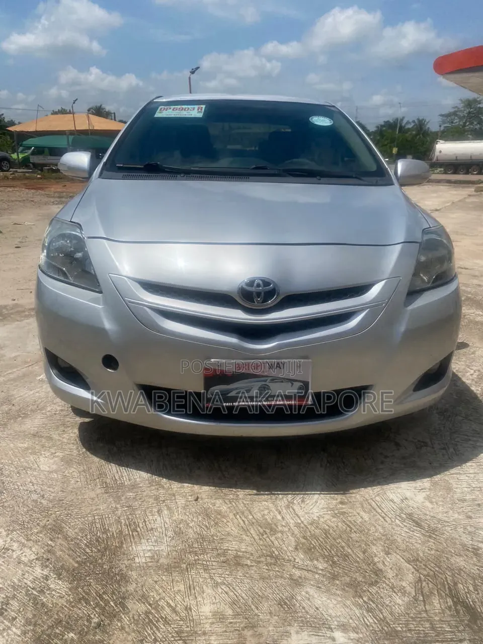 Toyota Yaris SE Hatchback 5dr 2012 Silver