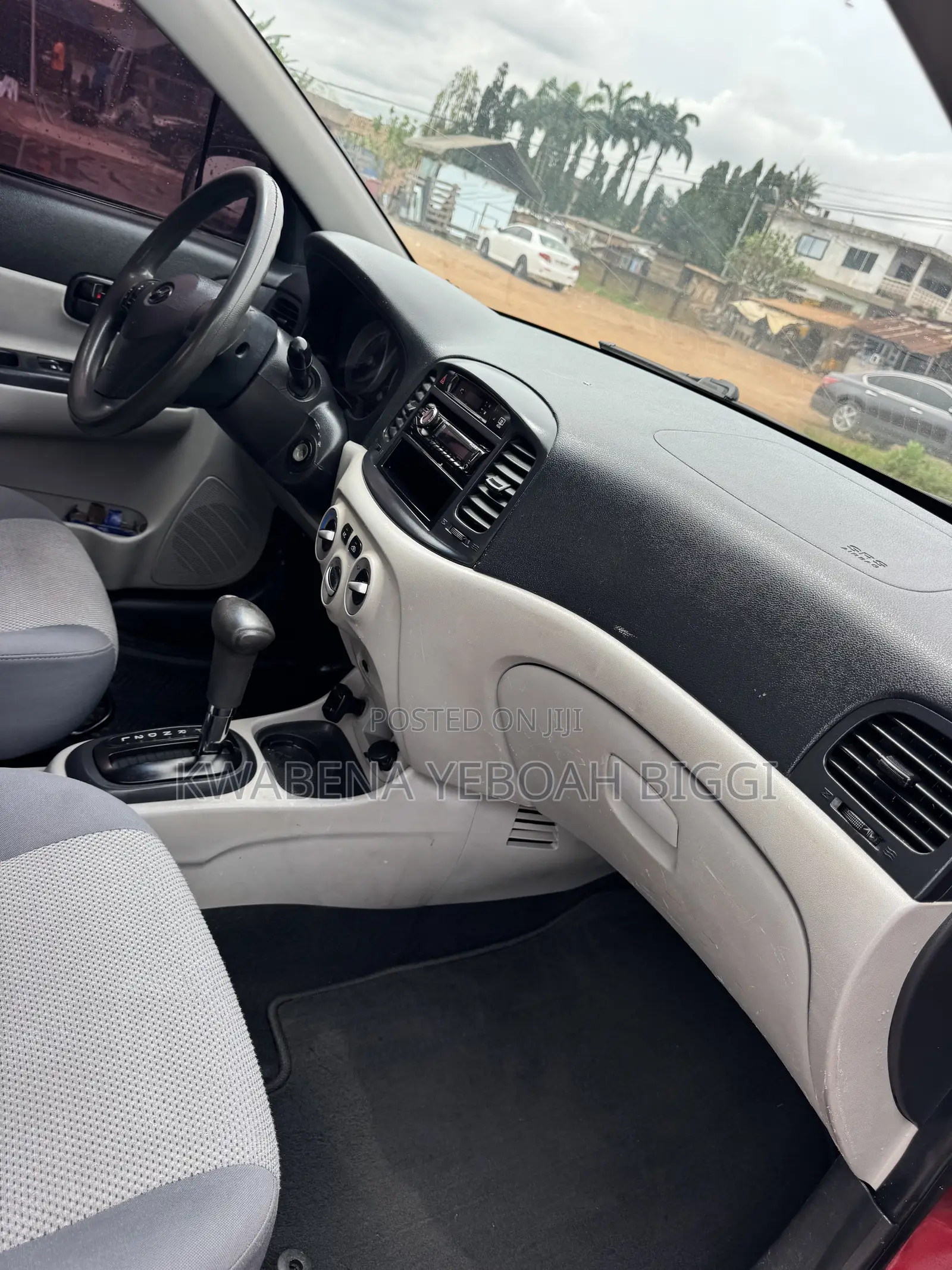 Hyundai Accent 2010 Red