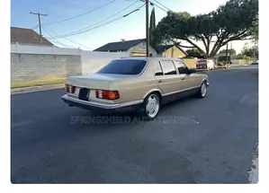 Mercedes-Benz 300D 1983 Gold