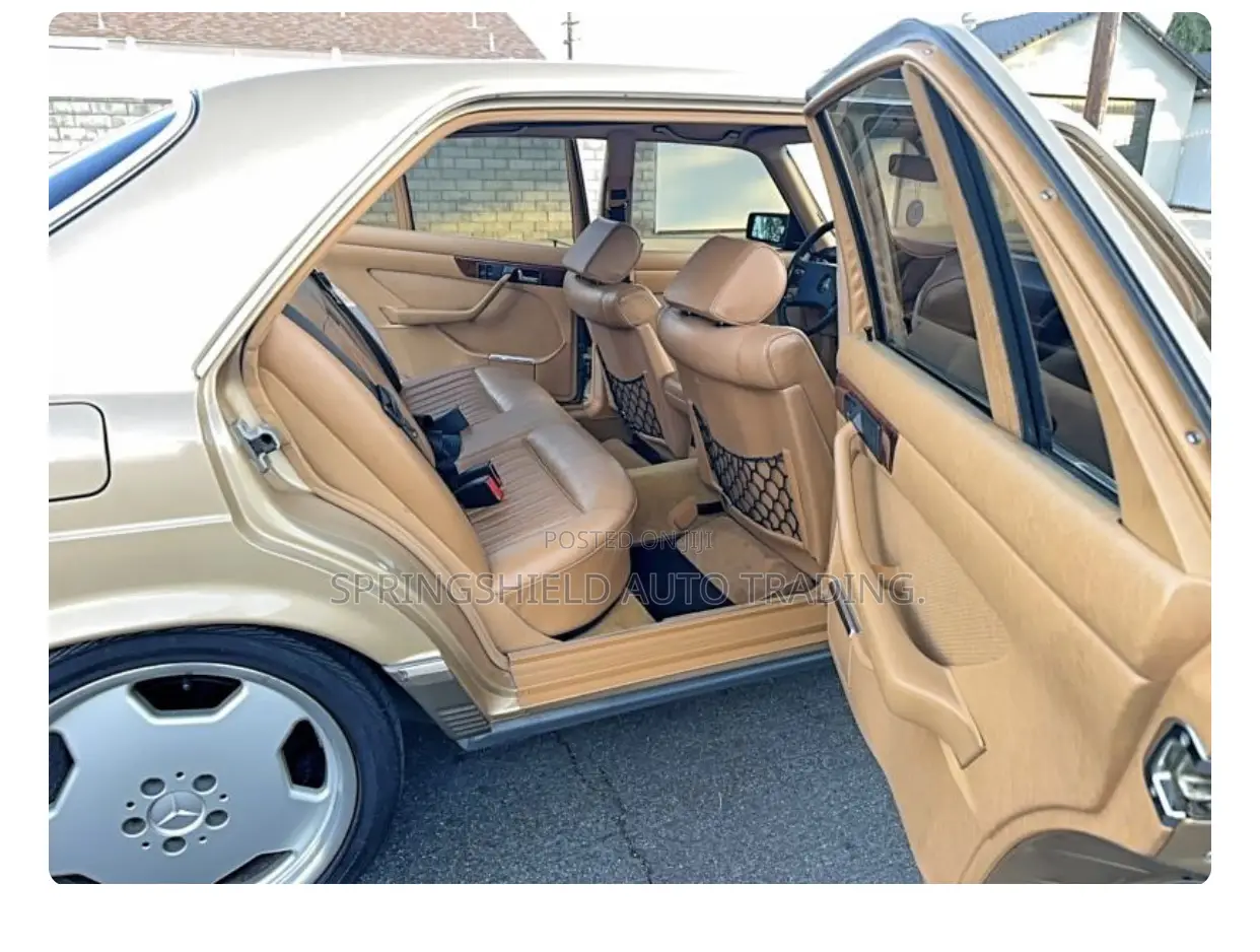 Mercedes-Benz 300D 1983 Gold