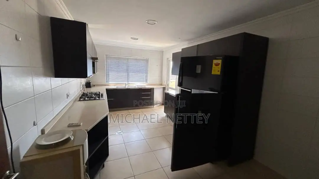 Furnished 3bdrm Apartment in Airport Residential Area for rent