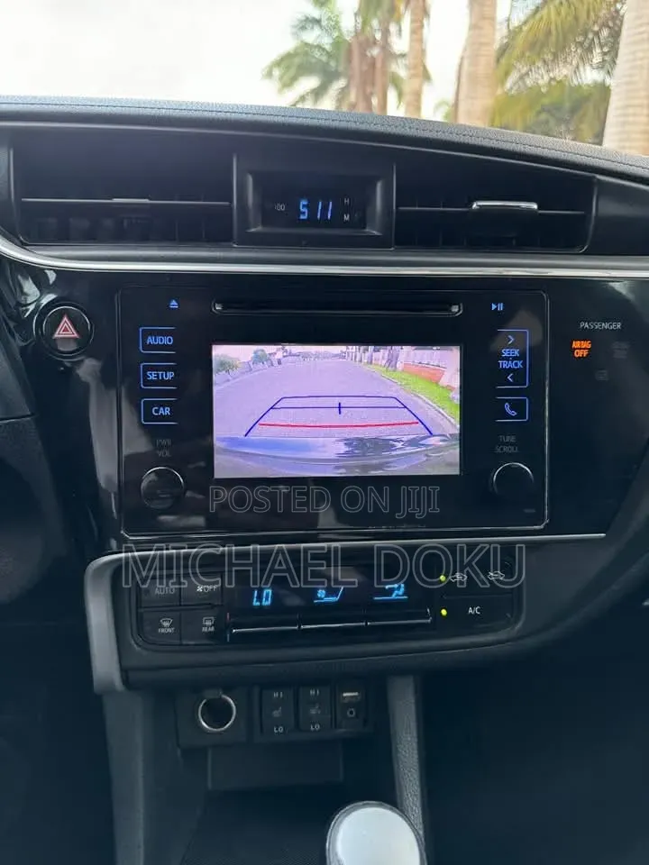 Toyota Corolla LE 4dr Sedan (1.8L 4cyl CVT) 2017 Gray