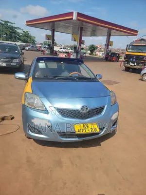 Toyota Belta 2010 Blue