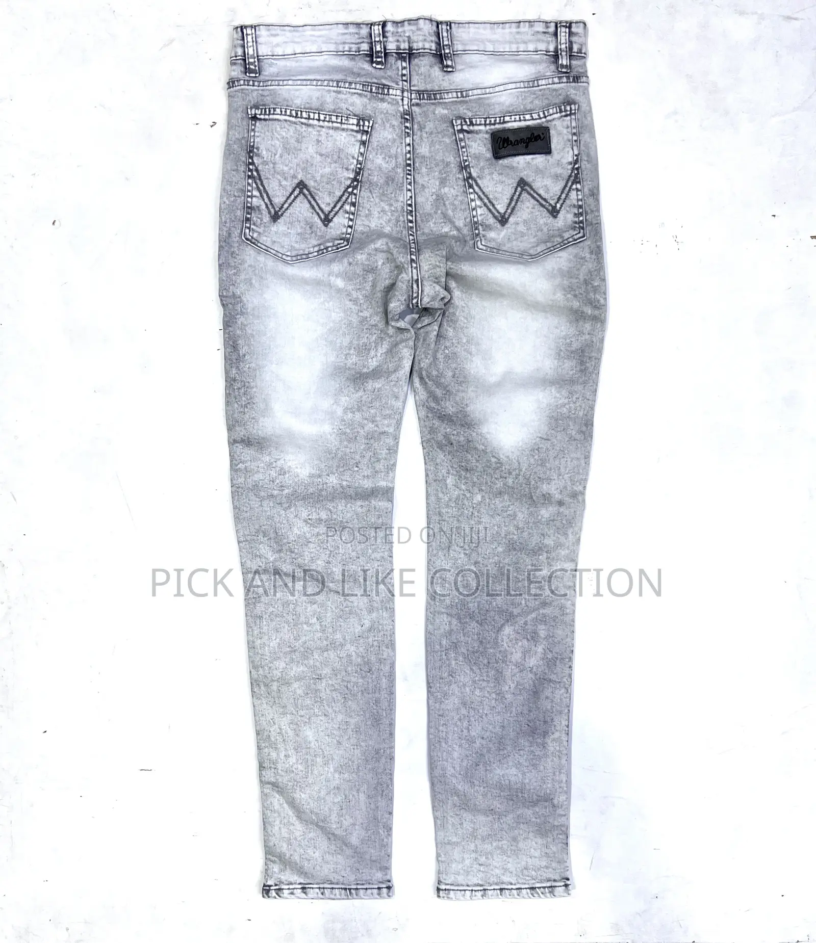 Soft Feel, Bold Presence — . Flexible Material, Clean Silhouette.