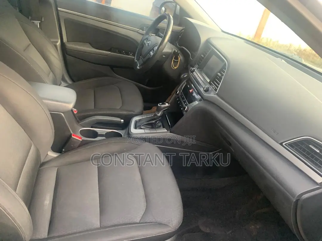 Hyundai Elantra Limited Sedan FWD (2.0L 4cyl 6A) 2017 Gray