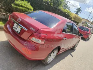 Toyota Yaris Base Sedan 4dr 2010 Red