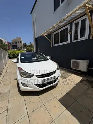 Hyundai Elantra 2013 White