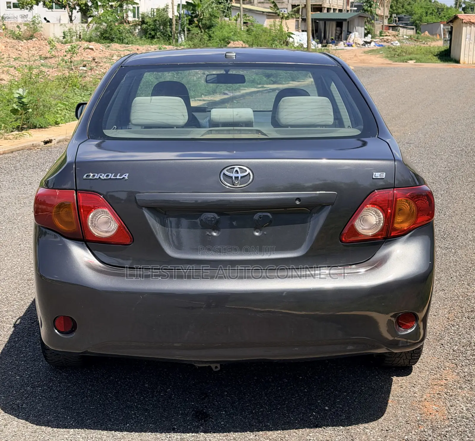 Toyota Corolla Base 4dr Sedan (1.8L 4cyl 5M) 2010 Gray