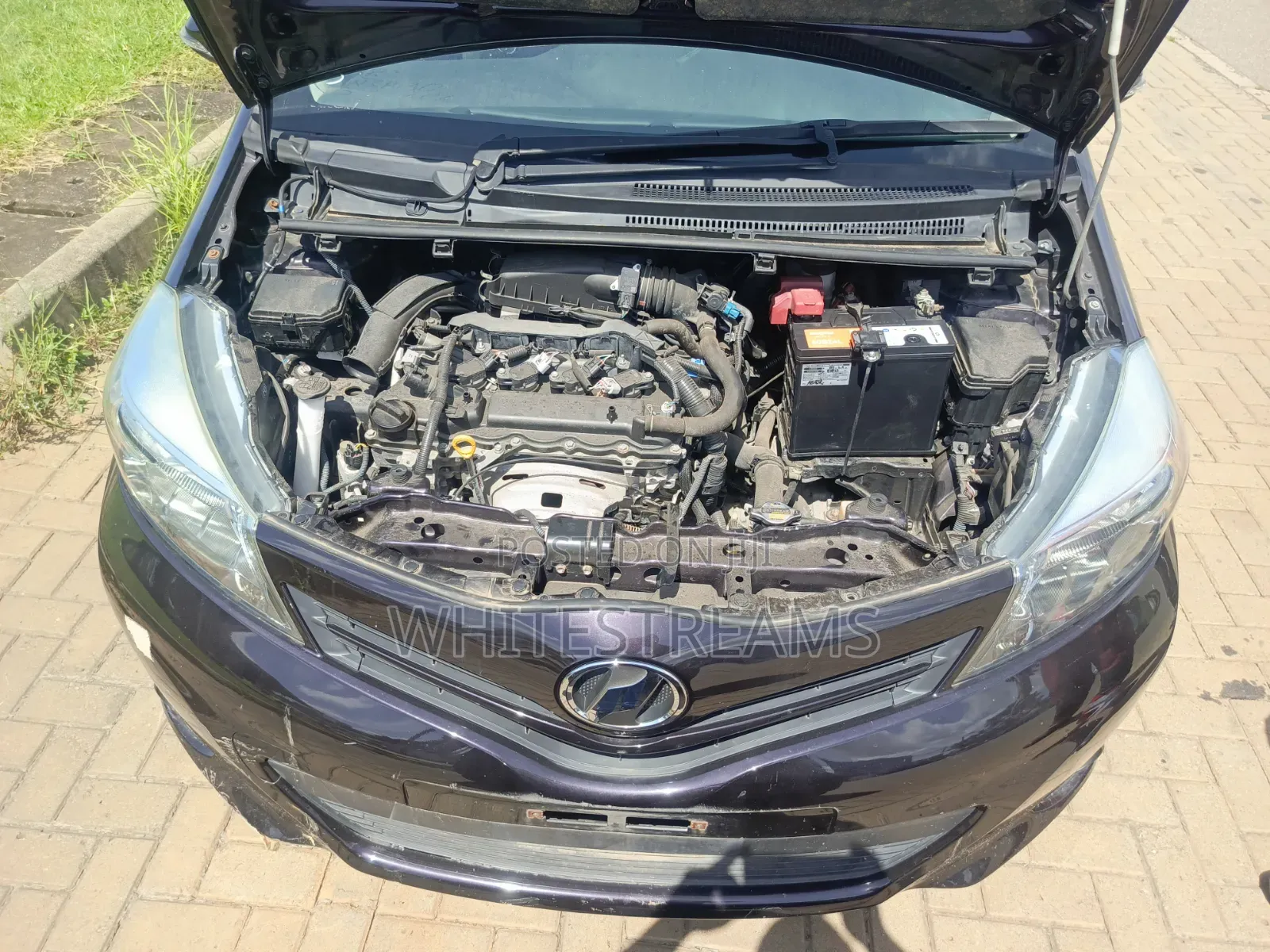 Toyota Vitz 2014 Purple