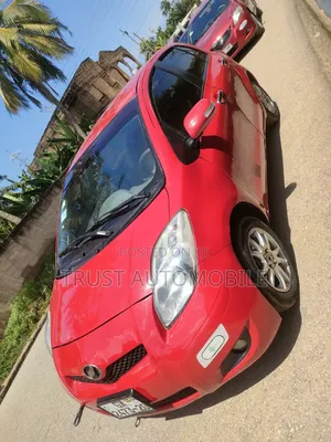 Toyota Vitz 1.3 FWD 5dr 2010 Red