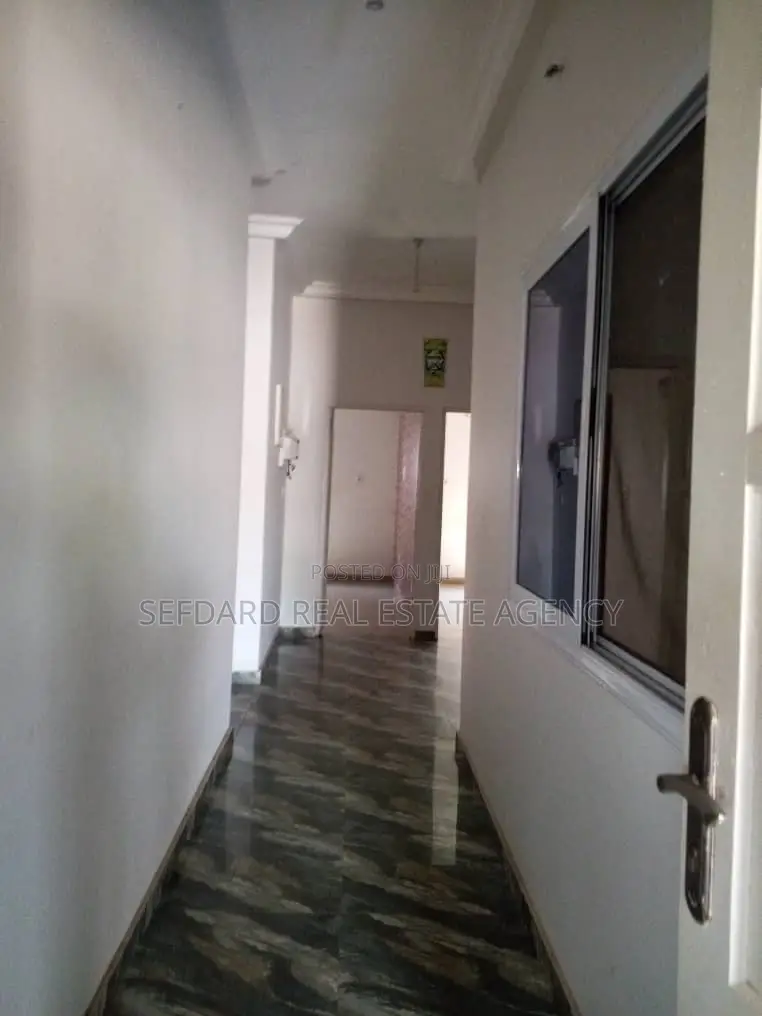 3bdrm House in Sefdard Properties, Ablekuma for rent