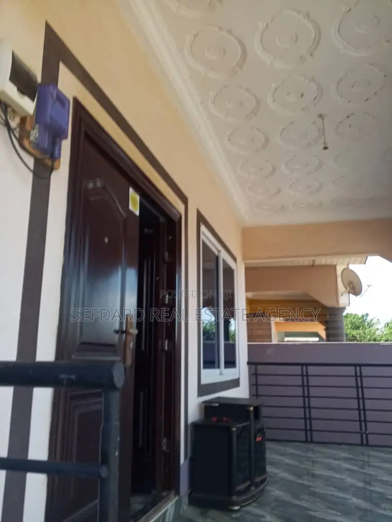 3bdrm House in Sefdard Properties, Ablekuma for rent
