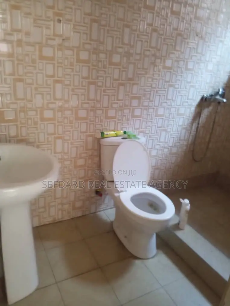 3bdrm House in Sefdard Properties, Ablekuma for rent