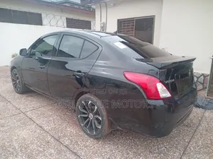 Nissan Versa 2016 Black