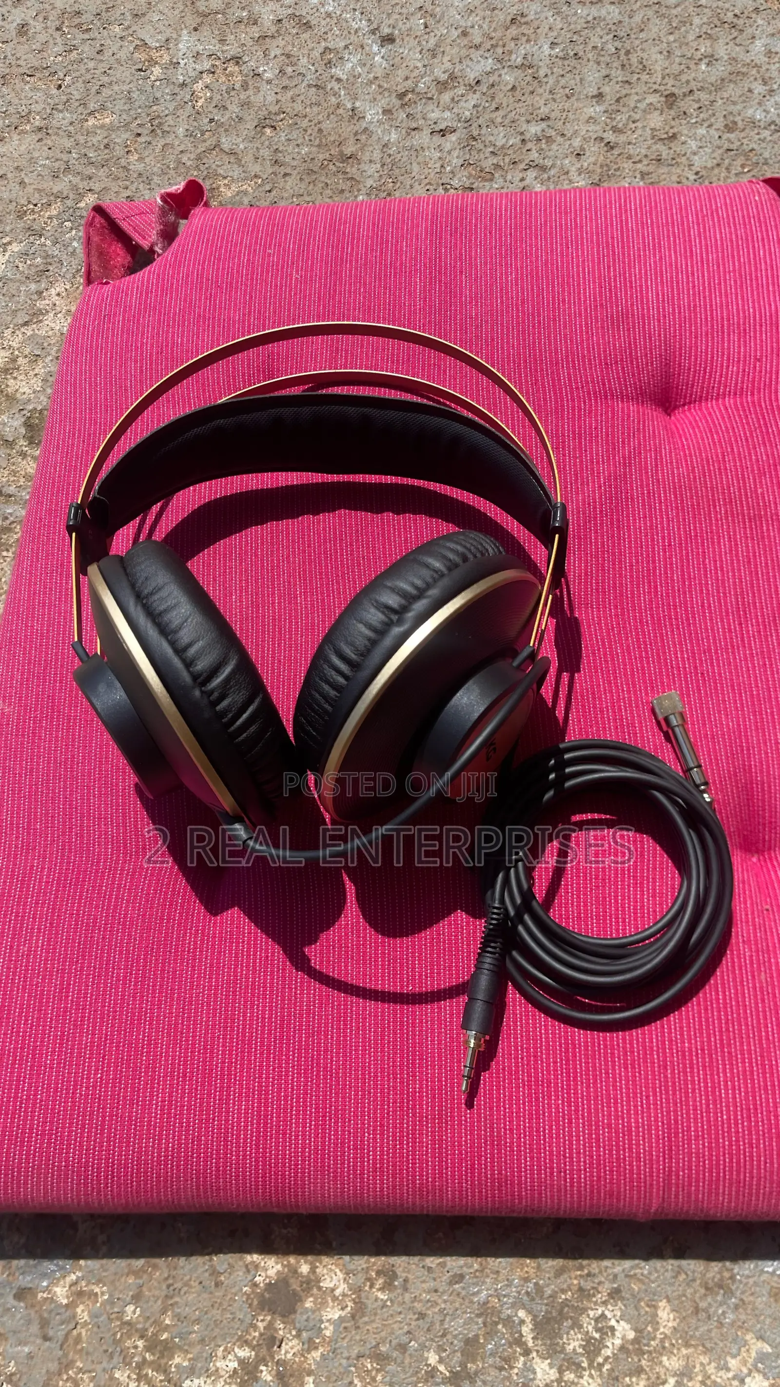 Studio Monitoring Headset Akg
