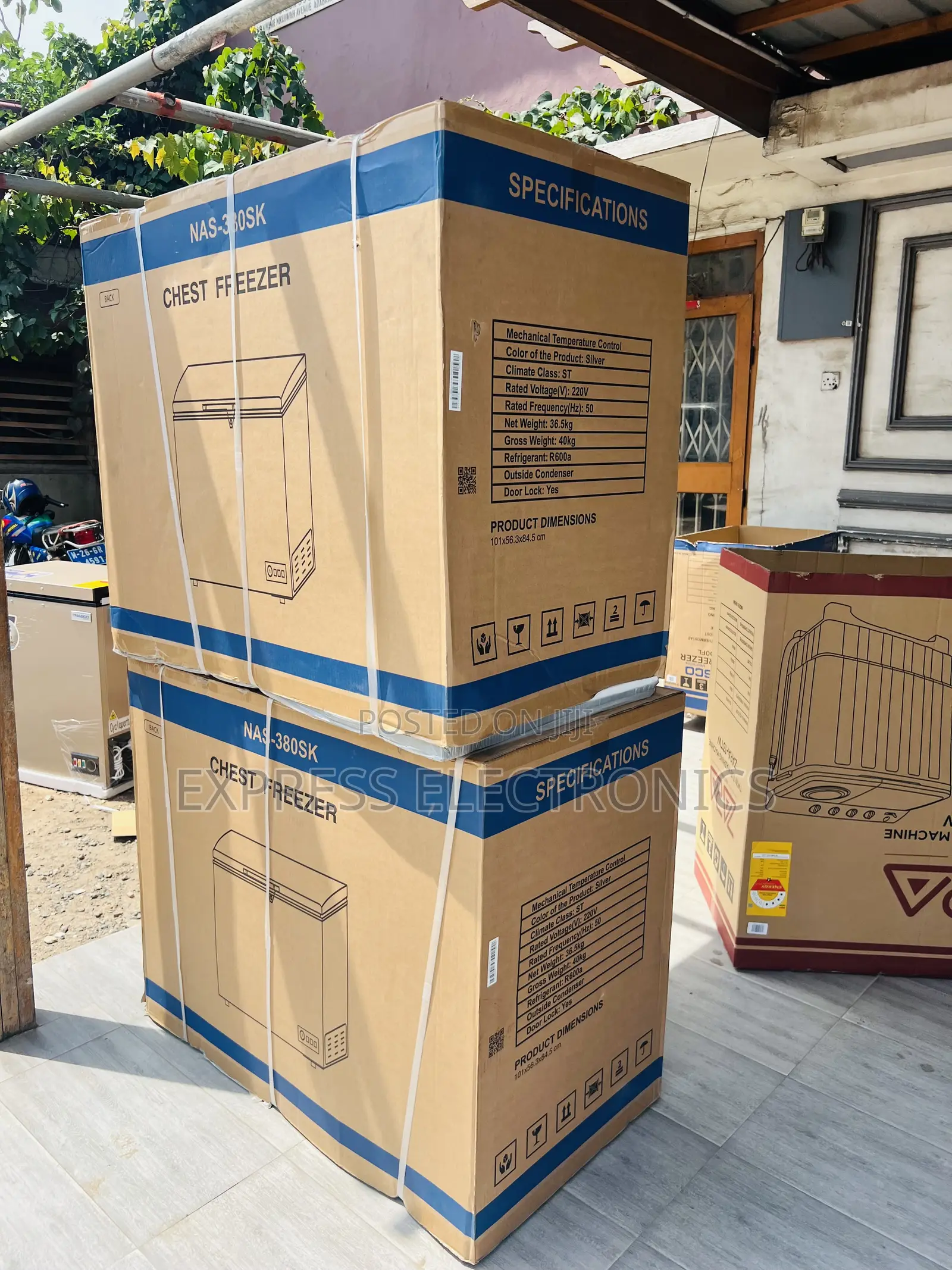 Hot Deals on Chest Freezer Single Door 244l Nas-380sk