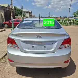 Hyundai Accent GLS 4dr Sedan (1.6L 4cyl 6M) 2015 Silver