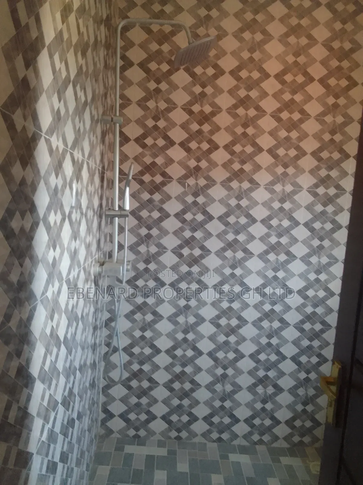 2bdrm Apartment in Ebenard Properties, Baatsona Total for rent