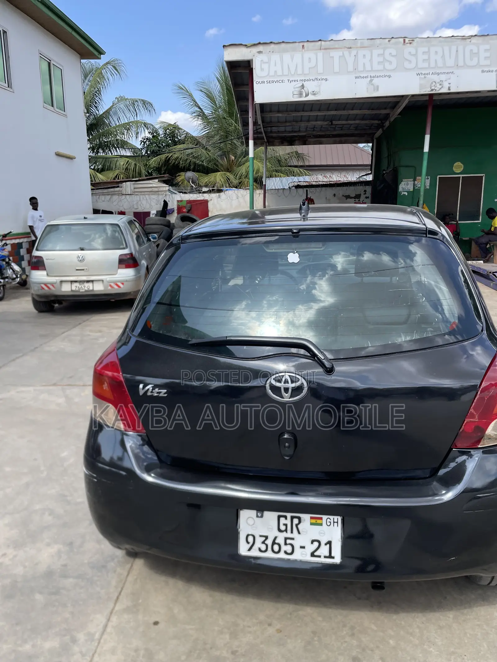 Toyota Vitz 2010 Black