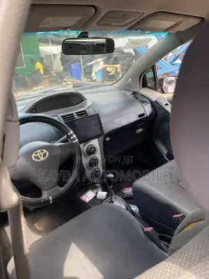 Toyota Vitz 2010 Black