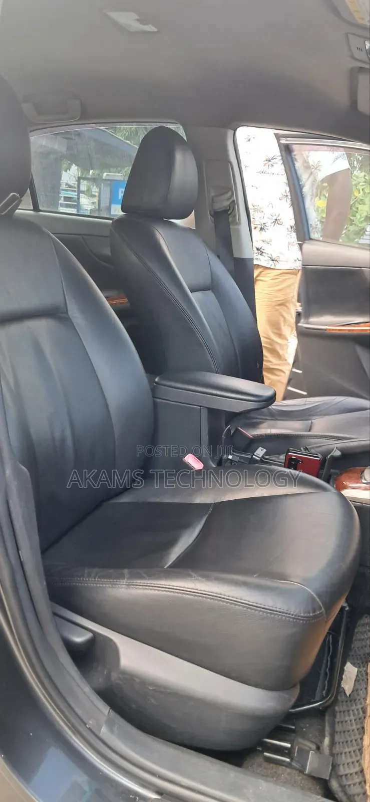 Toyota Corolla Altis 2011 Gray