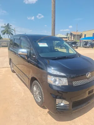 Toyota Voxy 2012 Black