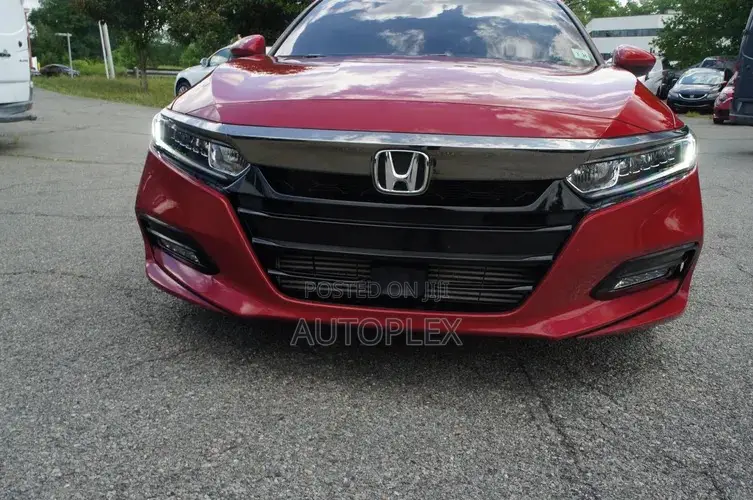 Honda Civic Top Bumper Moulding Chrome/Glossy Black