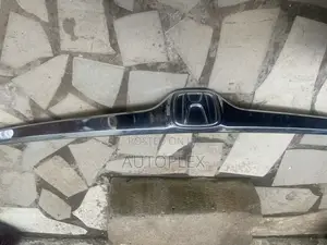 Honda Civic Top Bumper Moulding Chrome/Glossy Black