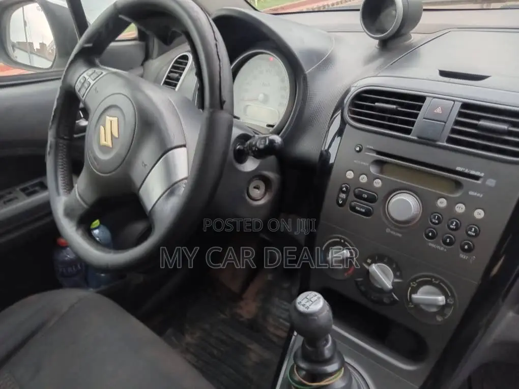 Suzuki Splash 2011 White